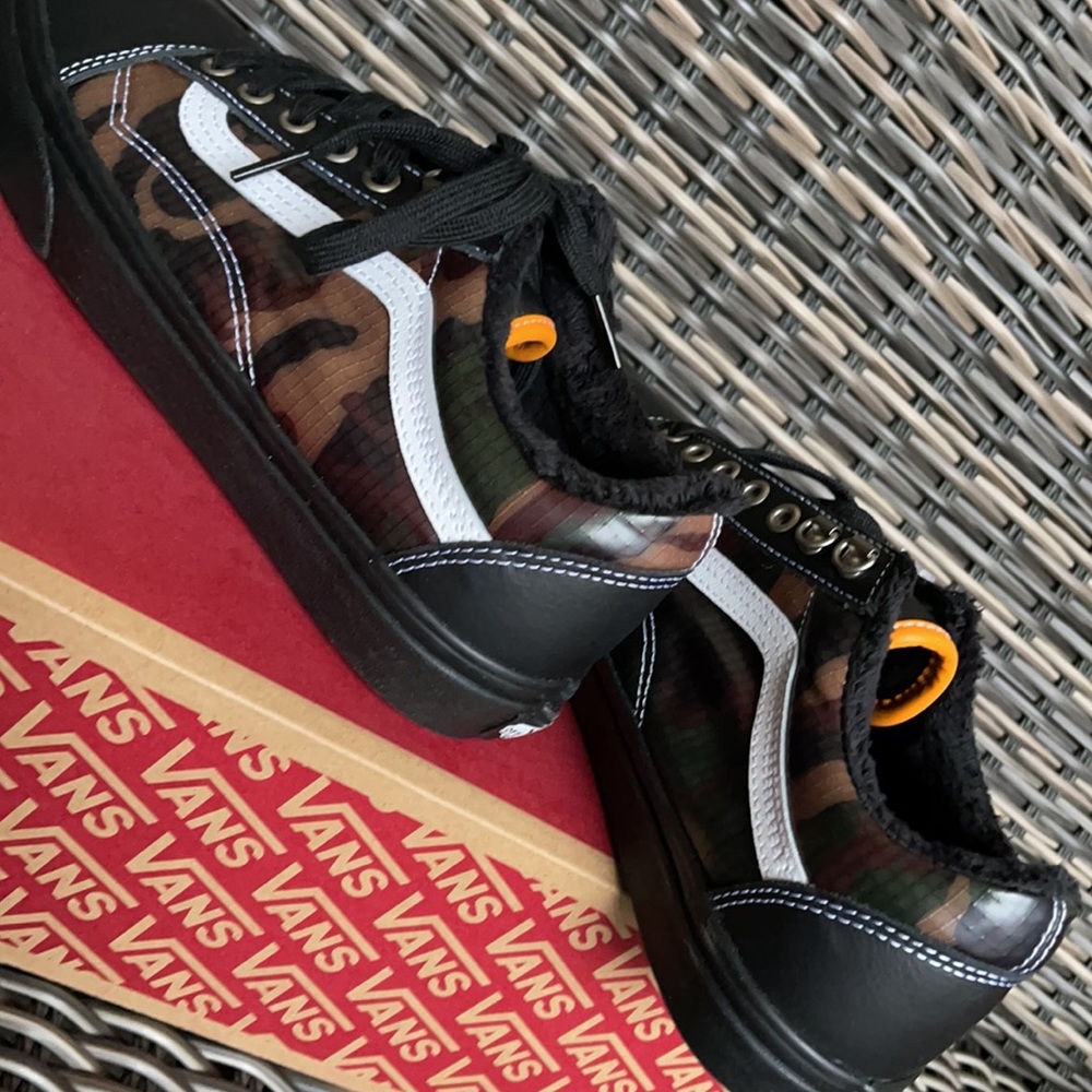 Vans WMNS Old Skool Mte Black/Camo Sneakers - Picture 15 of 16
